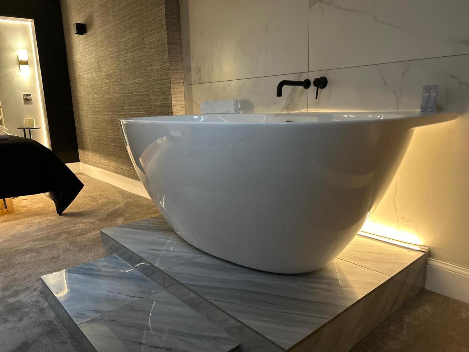Luxury 1Bed Retreat Edinburgh Apartment Ngoại thất bức ảnh